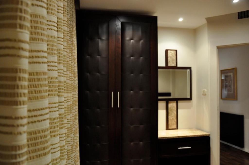 Granada Suites Hotel Amman Bagian luar foto