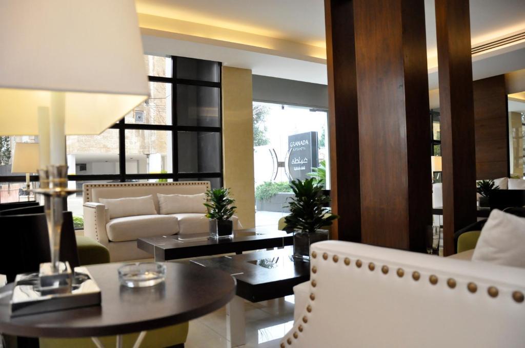 Granada Suites Hotel Amman Bagian luar foto